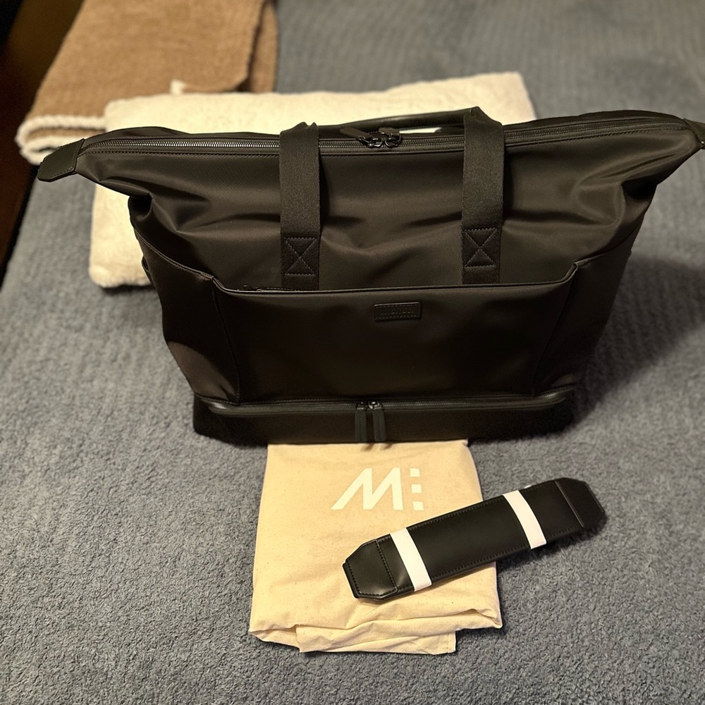 MONOS WEEKENDER BAG!